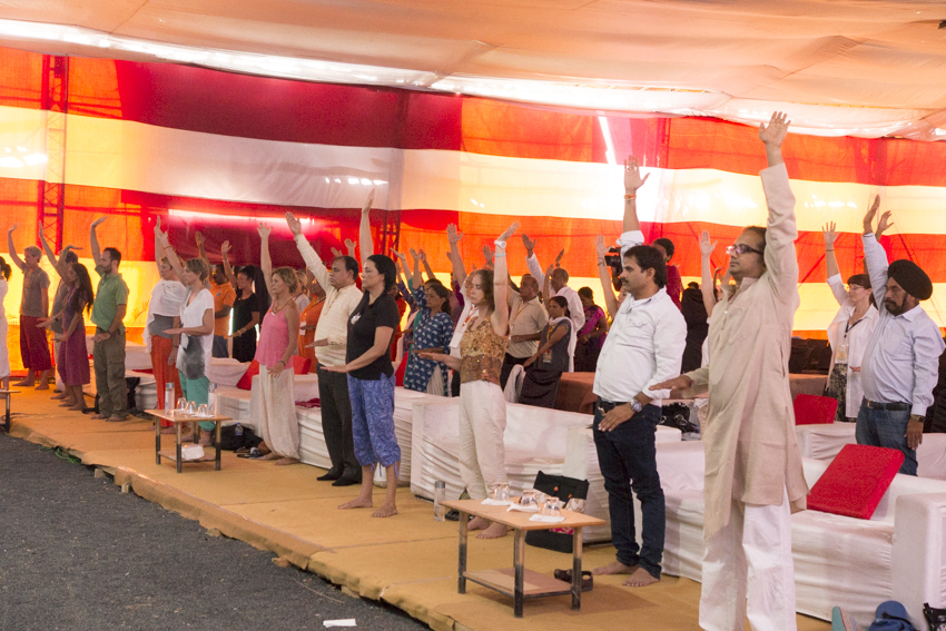 2016 Ujjain Yoga Kumbh - Reiki Group Healing (4)